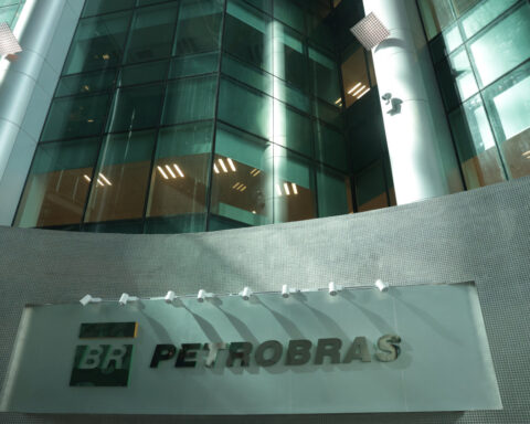 Brazil's Petrobras to pay $283 million to settle U.S. court dispute with EIG