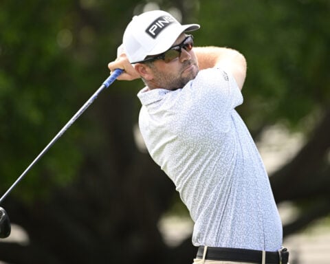 Collin Morikawa birdies final hole for a 1-shot lead at Bay Hill