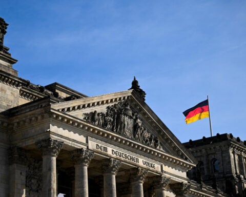 German far-right challenges attempt to put spending plans to old parliament