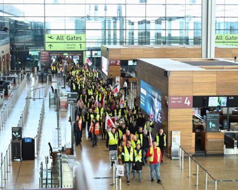 Airport strike to all but freeze German air travel on Monday