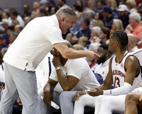 Duke ends Auburn's 8-week stay at No. 1 in AP Top 25; Oregon, Illini return as postseason heats up
