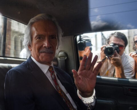 Guatemala judge orders journalist Zamora back to prison