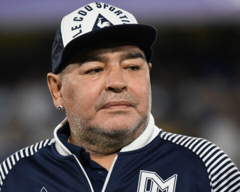 Amid chants, flags, and No. 10 shirts, the trial for the death of Maradona began