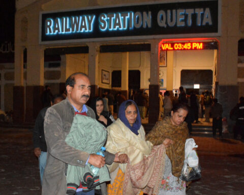 Pakistan insurgents take dozens of hostages in attack on train, police say
