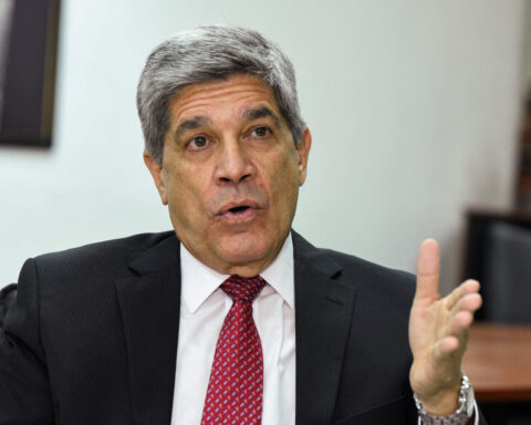 Trump administration yet to talk to Cuba over migration, foreign vice minister says