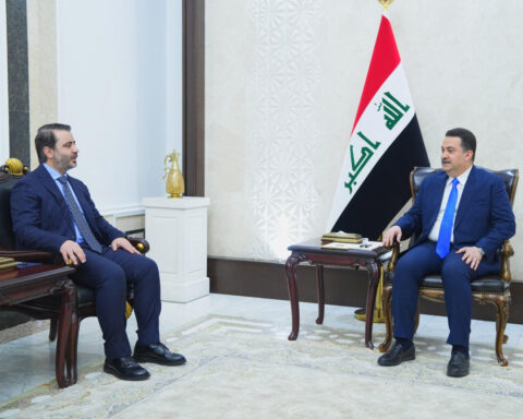 Syrian foreign minister visits Iraq, calls for reopening of border