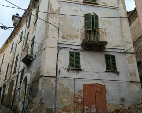 Another Italian town gears up to sell dollar homes