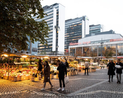 Swedish government lifts inflation outlook amid economic uncertainty