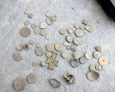 Greek guard charged in crackdown on antiquities smuggling rings
