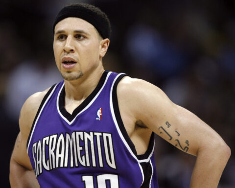 Sacramento State to hire Mike Bibby as basketball coach, AP source says