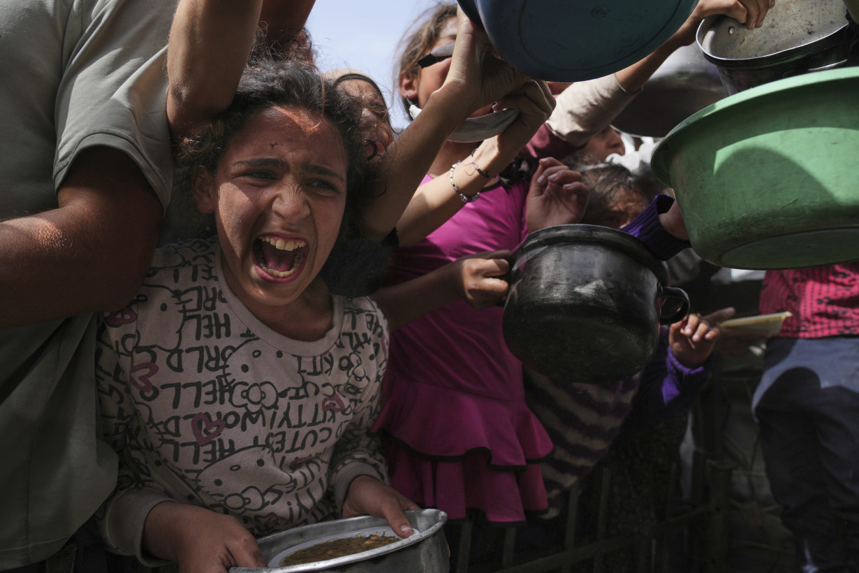 Middle East latest: Israel kills a journalist in a media tent outside a Gaza hospital