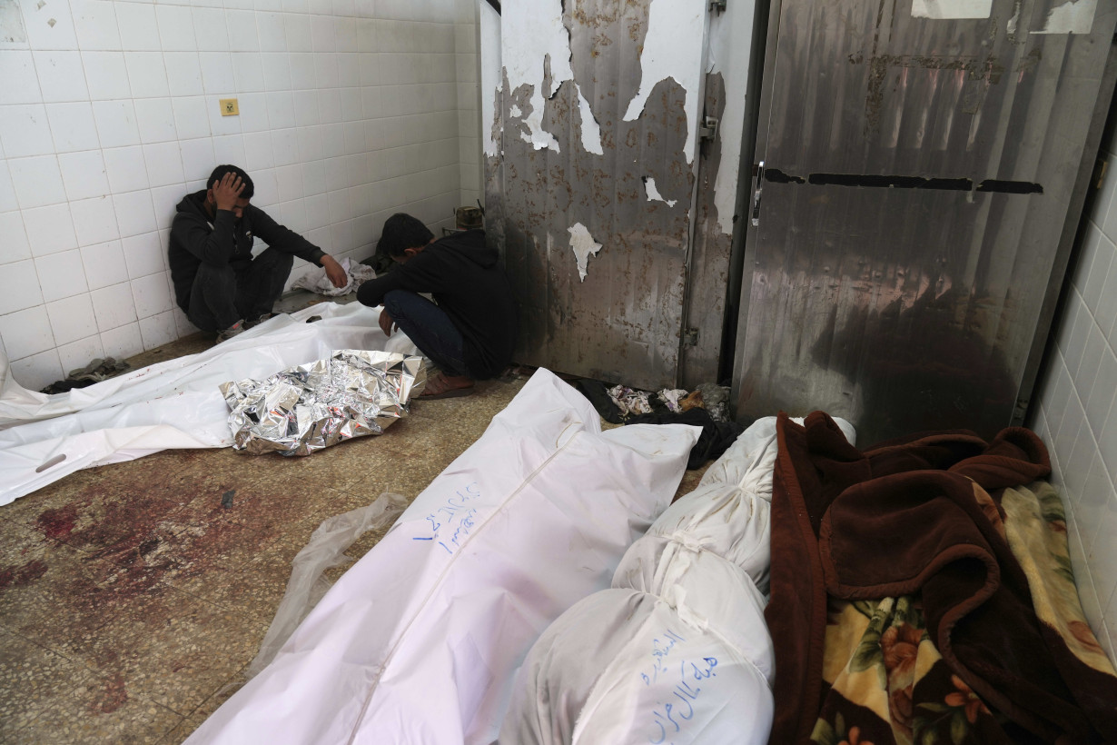 Middle East latest: Israel kills a journalist in a media tent outside a Gaza hospital