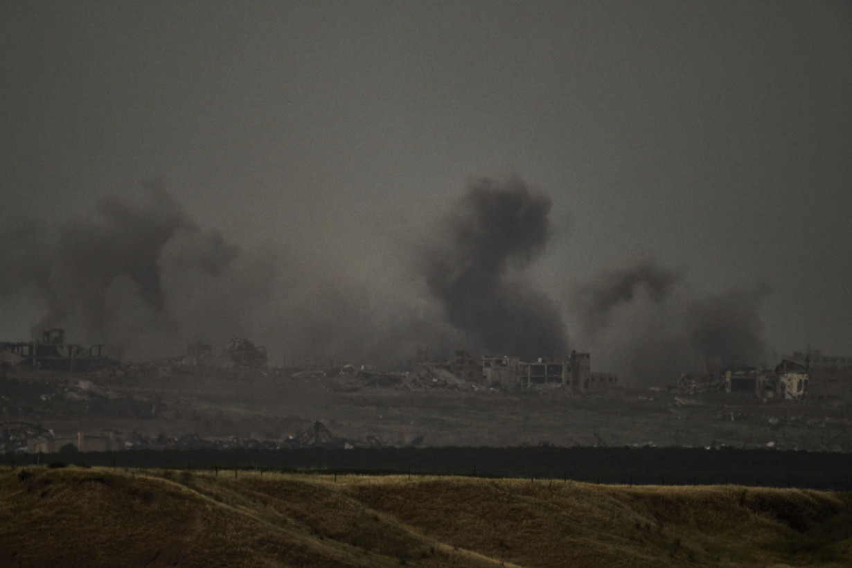 Middle East latest: Israel kills a journalist in a media tent outside a Gaza hospital