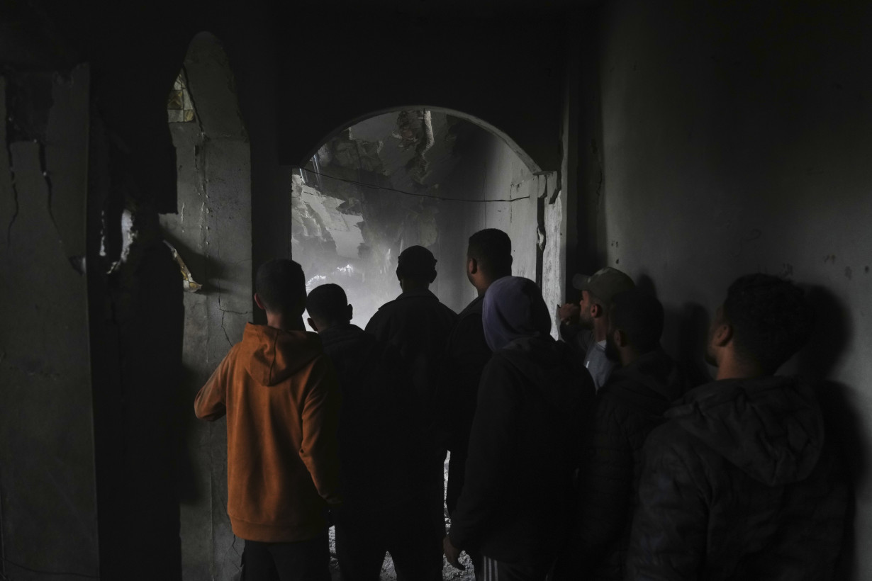 Middle East latest: Israeli strikes kill 25 people in Gaza as Supreme Court hears Shin Bet cases