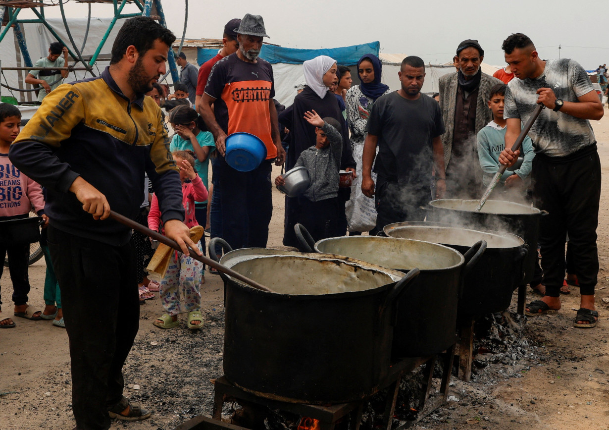 Six weeks since Israel imposed total Gaza blockade, last food is running out