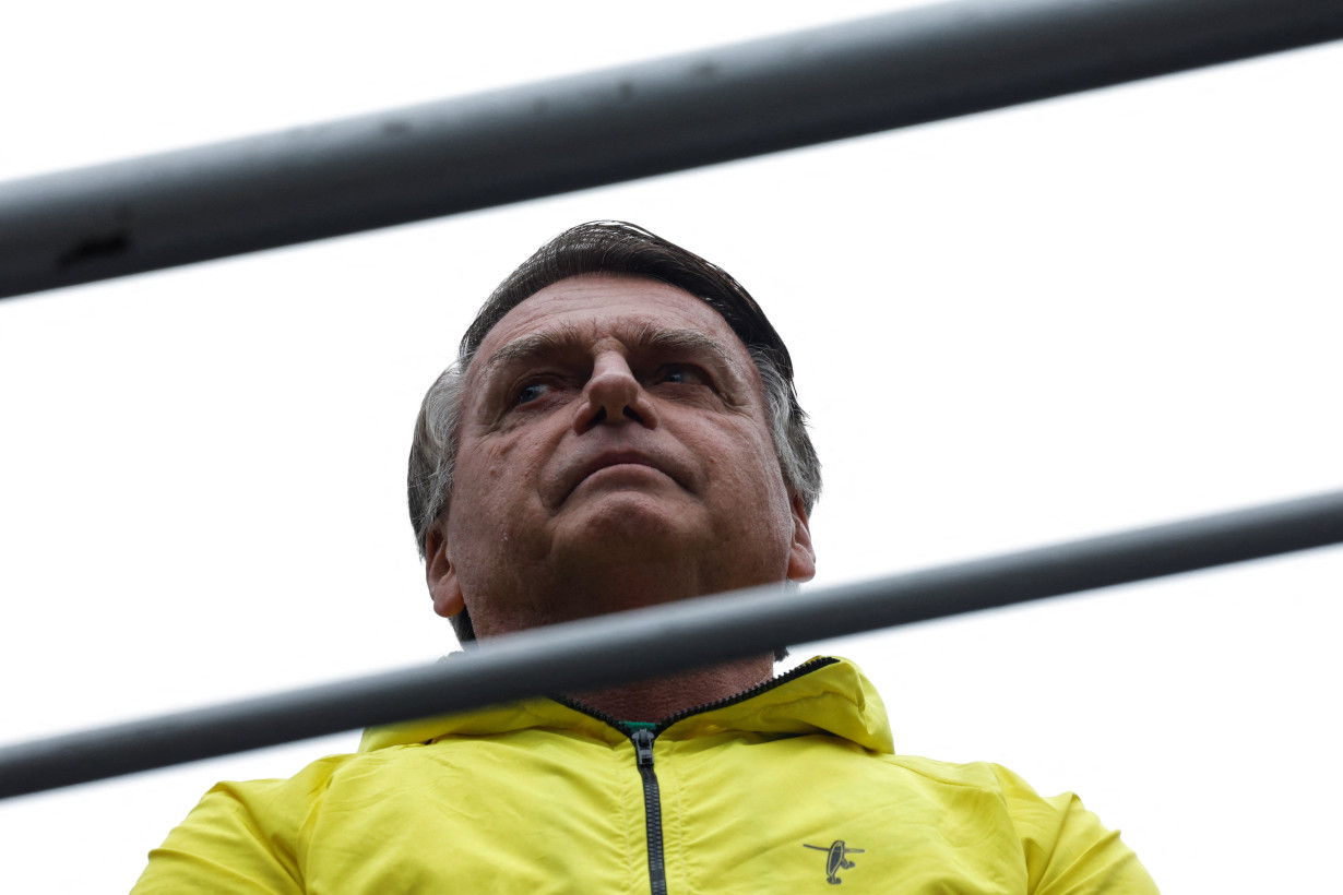 Doctors warn of slow recovery for Bolsonaro after gut surgery