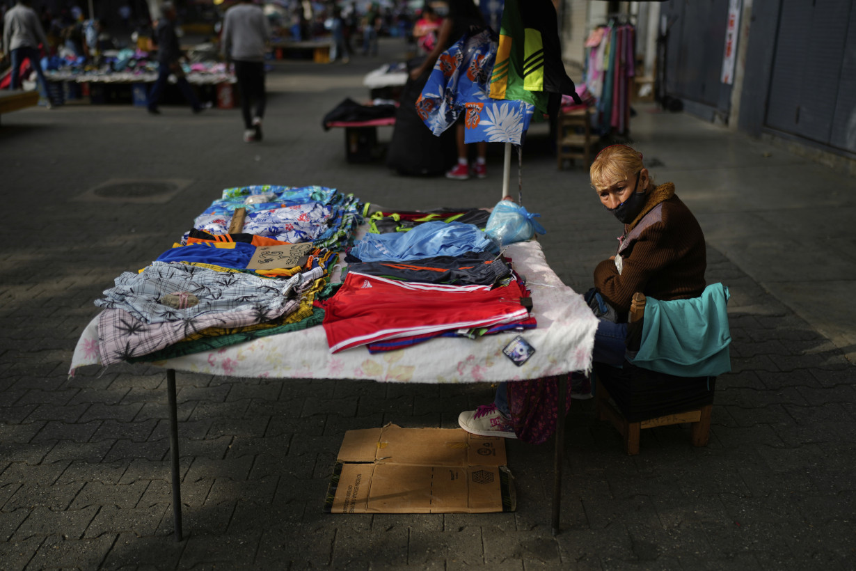 Inflation, currency woes worsen Venezuela's complex crisis as Maduro declares 'economic emergency'