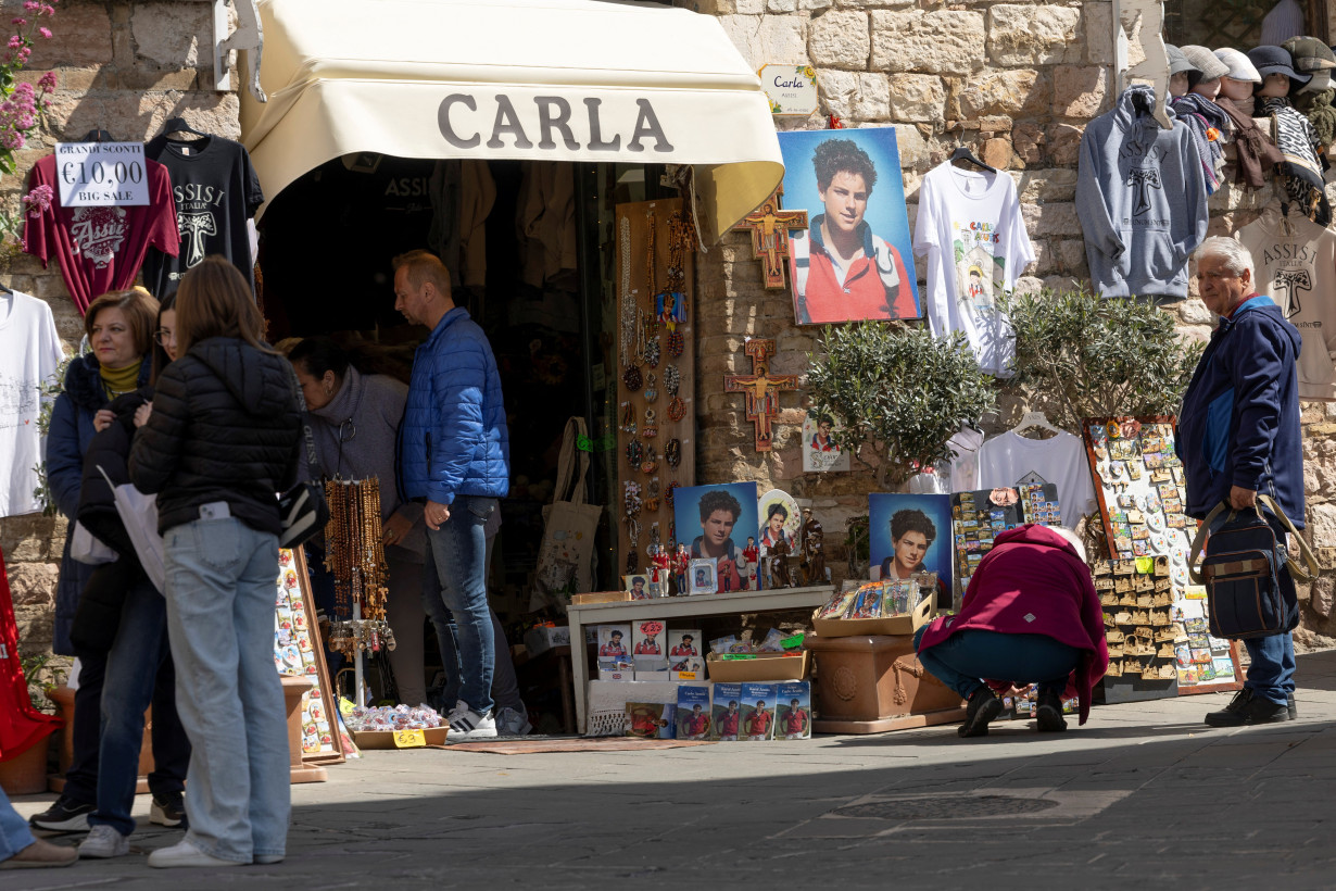 Italian teen set to be first millennial saint was 'ordinary child', says mother