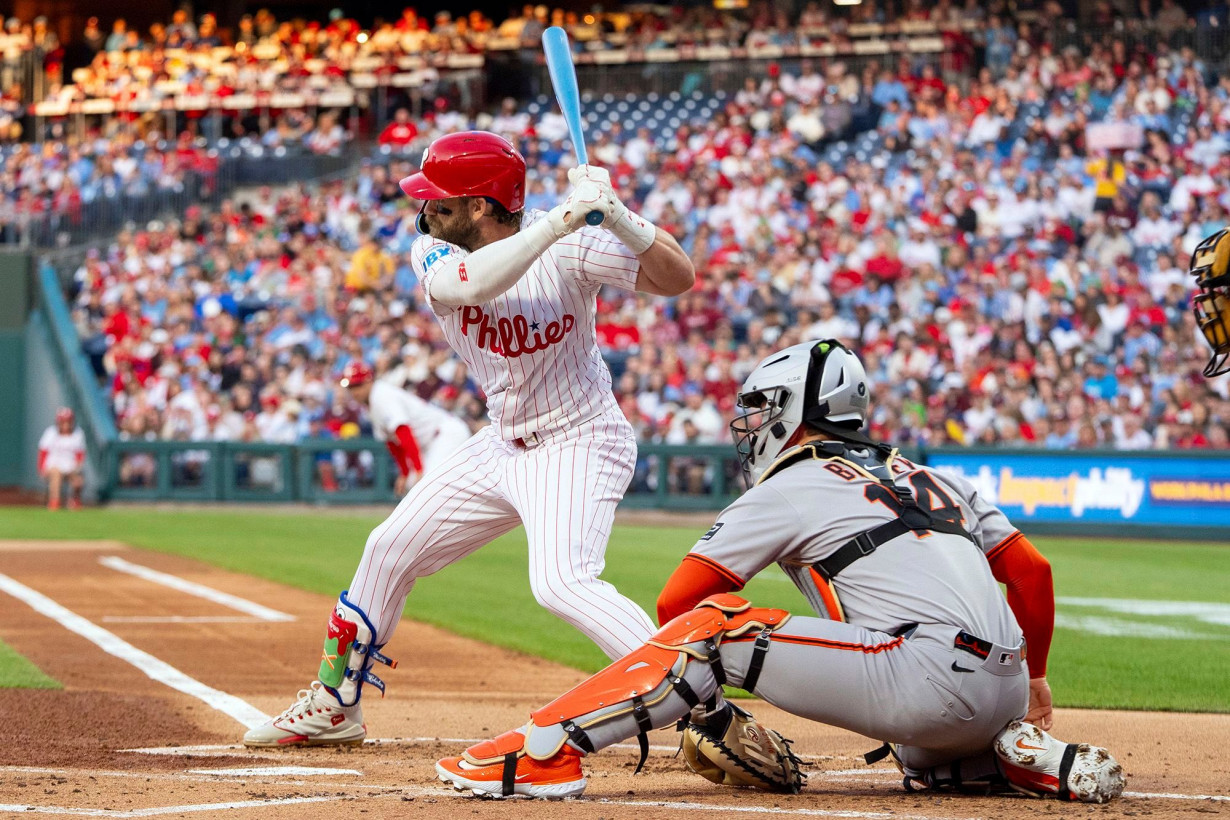Bryce Harper has gender of fourth child revealed with blue baseball bat
