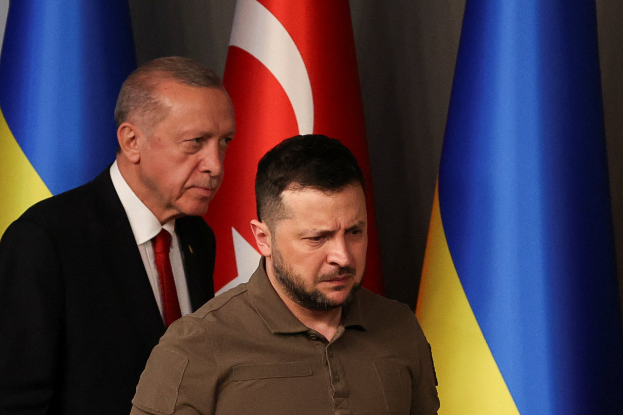Ukraine's President Zelenskiy visits Turkey
