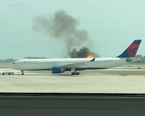 Delta plane suffers engine fire in Orlando, forcing evacuation