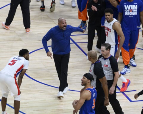NBA acknowledges a foul that wasn't called at end of Pistons-Knicks game