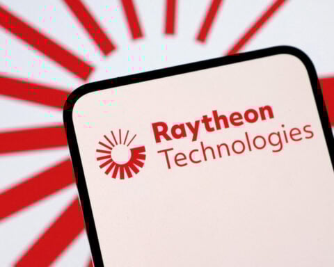 Trump says IBM, Raytheon may get US contract to modernize air traffic control system