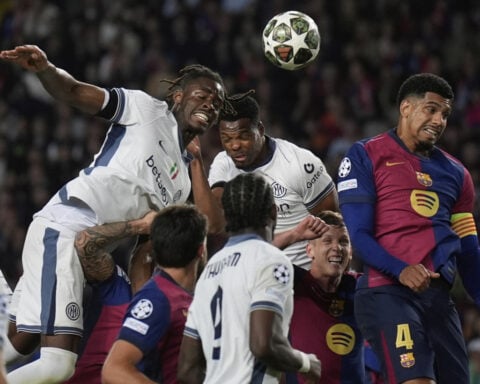 Barcelona and Inter Milan draw 3-3 in thrilling first leg of their Champions League semifinal
