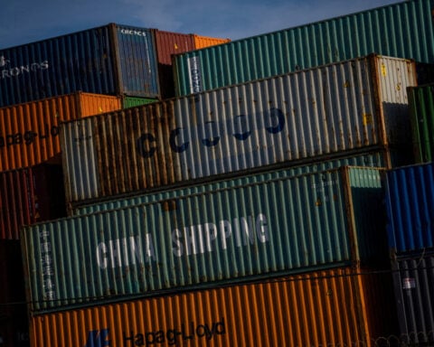 US wants to start tariff talks with China, state media says