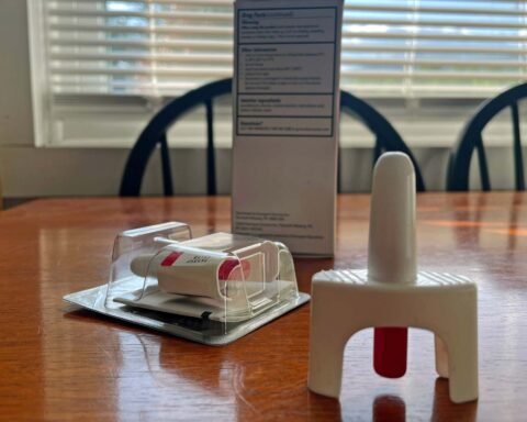 California makes naloxone available at half market price