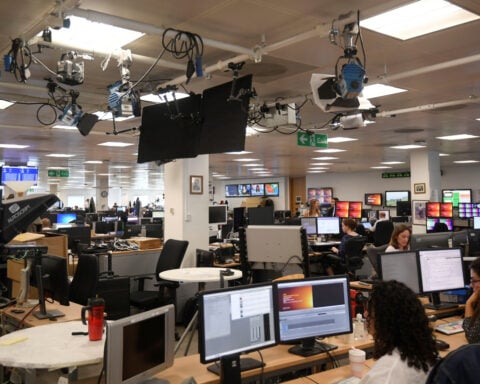 Thomson Reuters maintains 2025 financial forecasts amid economic turmoil