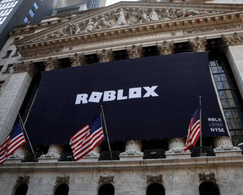 Roblox lifts bookings forecast as spending defies tariff uncertainty