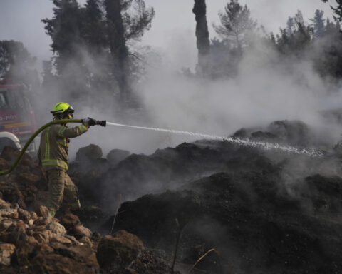 Several countries sending firefighting planes to Israel to help tackle major wildfire