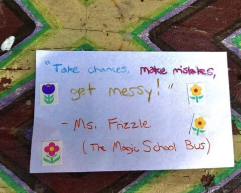 Woman spreads kindness with 925 handwritten love letters hidden throughout city