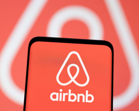 Airbnb flags slowing US travel demand as revenue forecast disappoints