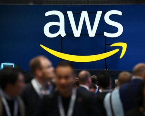 Amazon cloud revenue, income forecast disappoint, shares slide