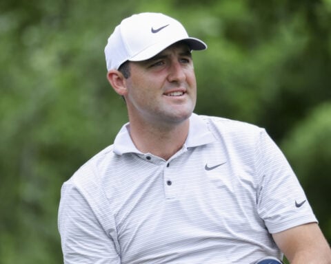 Scottie Scheffler returns to hometown Byron Nelson, takes 1st-round lead with 10-under 61