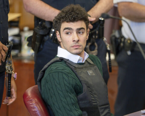 Luigi Mangione wants state murder case dropped, arguing double jeopardy in UnitedHealthcare killing