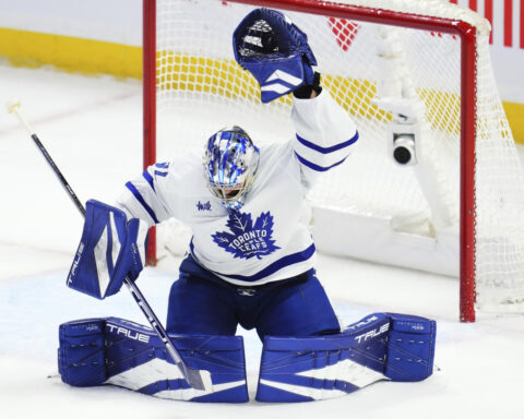 Maple Leafs advance to the 2nd round of NHL playoffs by eliminating Senators 4-2 in Game 6