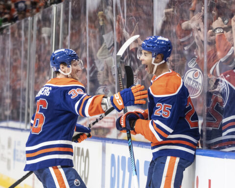 Oilers beat Kings 6-4 to close out series 4-2 and move into 2nd round of playoffs
