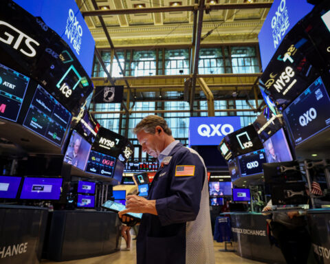Investors sell U.S. shares in past week flock to Japan, Europe, BofA note shows