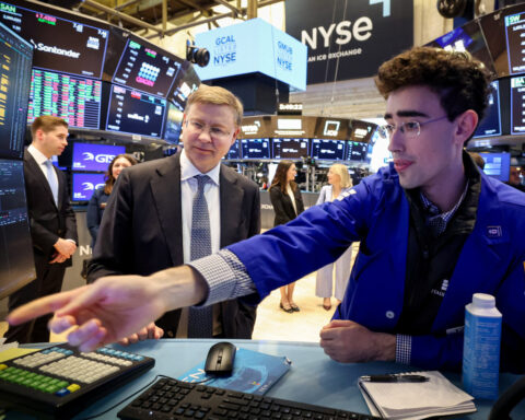 Wall Street stocks buoyed by strong economic data, possible US-China trade talks