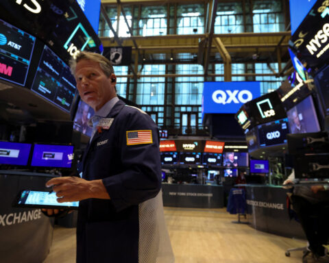 US equity funds see outflows for third straight week