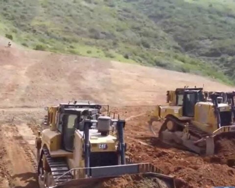 Caltrans uses remote-controlled equipment to remove Big Sur landslide