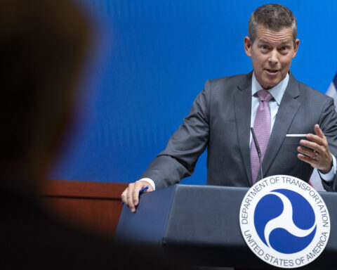 Aborted landings due to Army helicopter near Reagan airport 'unacceptable,' top official says