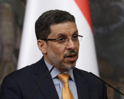 Yemen appoints new prime minister after cabinet resigned , council says