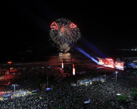 2.1 million person crowd estimated at free Lady Gaga concert on Rio’s Copacabana beach