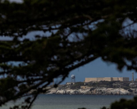 Trump orders the reopening of Alcatraz prison