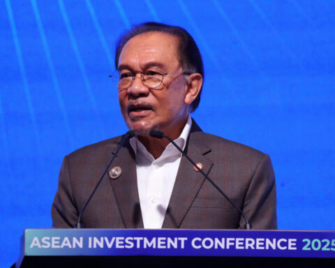 Malaysia PM sees possible reduction in U.S. tariffs, but growth to miss target