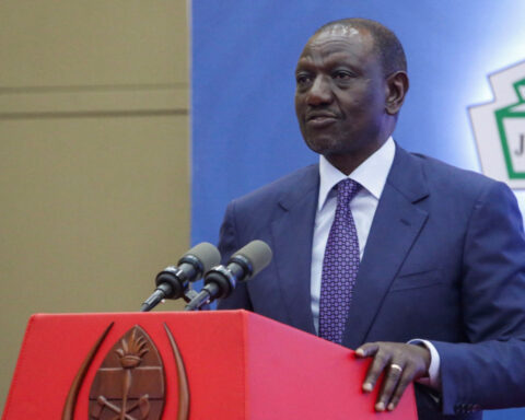 Shoe thrown at Kenya's Ruto during rally, official says it was accidental
